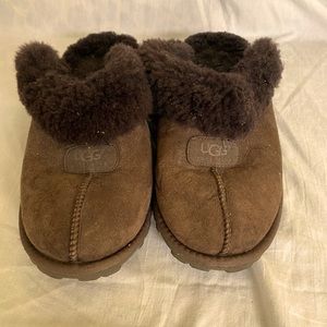 light brown ugg slippers